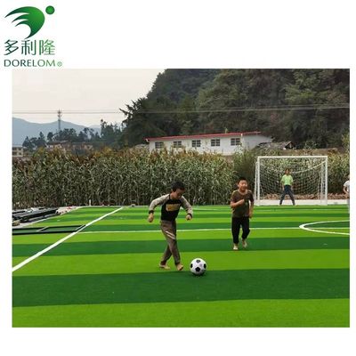 サッカーの合成芝 簡単に設置できる人工芝